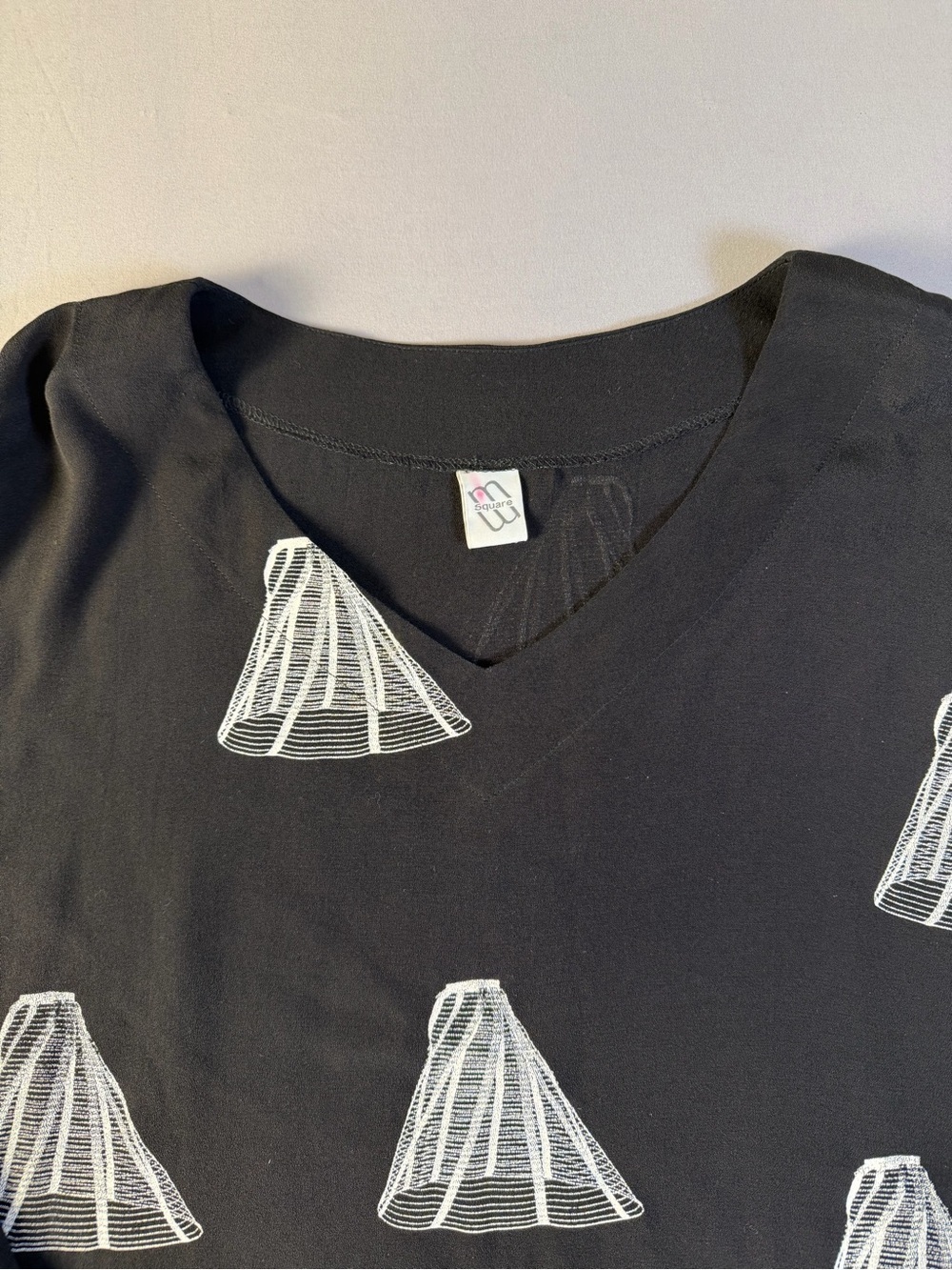 M SQUARE Top Size XXL Tunic style. Black w/ White Embroidery - Picture 3 of 8
